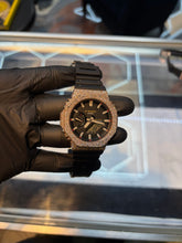Load image into Gallery viewer, Snow Set Diamond G-Shock
